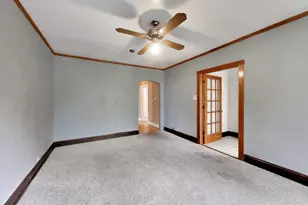 5753 W Giddings St, Chicago, IL 60630 - Photo 8