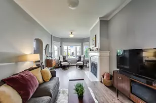2052 N Whipple St, Chicago, IL 60647 - Photo 4
