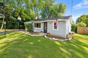 3914 Woodstock St, Wonder Lake, IL 60097 - Photo 2