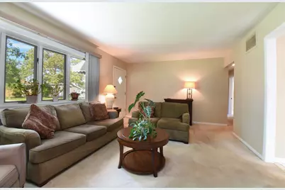 725 N Bierman Avenue, Villa Park, IL 60181 - Photo 2