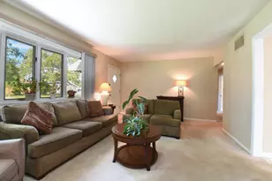 725 N Bierman Ave, Villa Park, IL 60181 - Photo 2