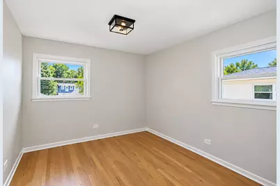 255 E Parkside Avenue, Lombard, IL 60148 - Photo 18