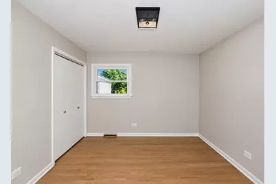 255 E Parkside Avenue, Lombard, IL 60148 - Photo 14