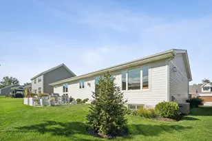 498 Cora Ln, Saint Charles, IL 60174 - Photo 38