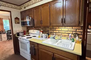 2020 Sauber Ave, Rockford, IL 61103 - Photo 6