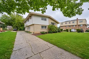 627 Ryan Ln, West Dundee, IL 60118 - Photo 4