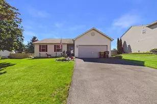 2317 Westfield Ln, Belvidere, IL 61008 - Photo 2