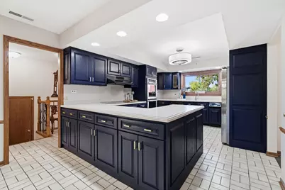 10S515 Glenn Drive, Burr Ridge, IL 60527 - Photo 14