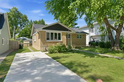 340 Dalton Avenue, Mundelein, IL 60060 - Photo 2
