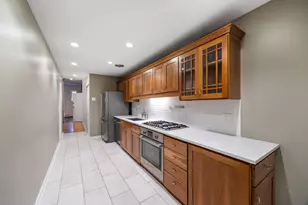 813 W Oakdale Ave, Chicago, IL 60657 - Photo 8