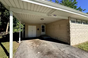15231 Hastings Dr, Dolton, IL 60419 - Photo 2