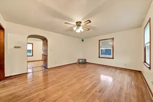 1502 Ave K, Sterling, IL 61081 - Photo 2