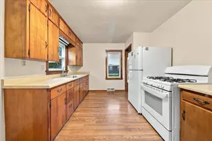 1502 Ave K, Sterling, IL 61081 - Photo 4