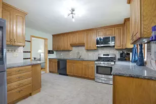 1120 S 12th Ave, Saint Charles, IL 60174 - Photo 8