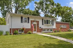1120 S 12th Ave, Saint Charles, IL 60174 - Photo 2