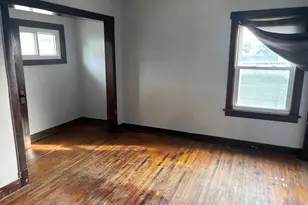 942 W Park Ave, Joliet, IL 60436 - Photo 4