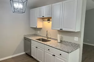 1287 N Red Oak Cir, Round Lake Beach, IL 60073 - Photo 8