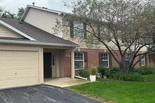 1287 N Red Oak Cir, Round Lake Beach, IL 60073 - Photo 2