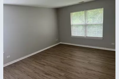 1287 N Red Oak Circle #4, Round Lake Beach, IL 60073 - Photo 10