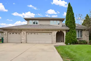 775 Lambeth Ln, New Lenox, IL 60451 - Photo 2