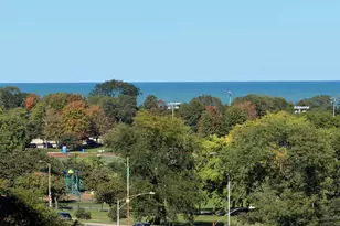 4250 N Marine Dr, Chicago, IL 60613 - Photo 30