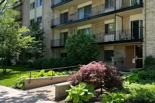 828 Oakton St, Evanston, IL 60202 - Photo 1