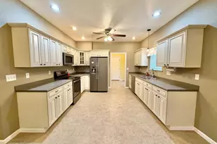 2806 Jones St, Eldorado, IL 62930 - Photo 12