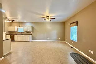 2806 Jones St, Eldorado, IL 62930 - Photo 6