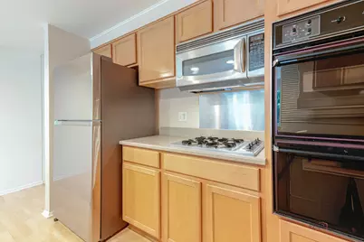 303 Crestwood Village, Northfield, IL 60093 - Photo 10
