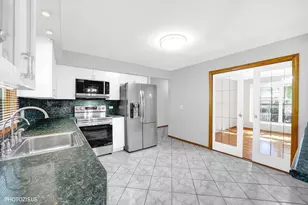 10 Mayflower Rd, Vernon Hills, IL 60061 - Photo 14