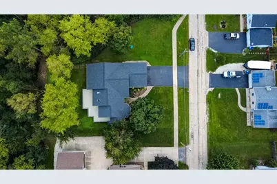 3985 Dorchester Avenue, Gurnee, IL 60031 - Photo 44