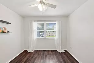 3985 Dorchester Ave, Gurnee, IL 60031 - Photo 12