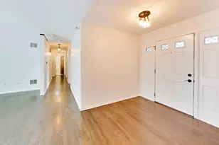 3985 Dorchester Ave, Gurnee, IL 60031 - Photo 8