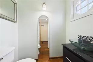 8501 Linder Ct, Skokie, IL 60077 - Photo 18