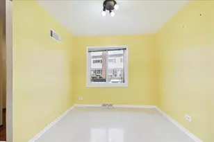 8501 Linder Ct, Skokie, IL 60077 - Photo 16