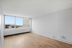 1700 E 56th St, Chicago, IL 60637 - Photo 4