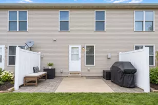 1102 Lockenvitz Ln, Bloomington, IL 61704 - Photo 2