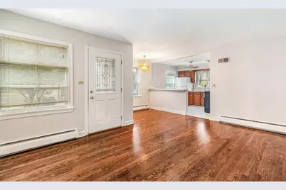 8216 N Caldwell Avenue, Niles, IL 60714 - Photo 4
