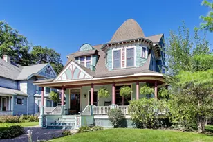582 Park St, Elgin, IL 60120 - Photo 2
