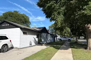 10159 S Kolin Ave, Oak Lawn, IL 60453 - Photo 1