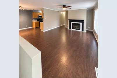 287 Sandhurst Lane #D, South Elgin, IL 60177 - Photo 2