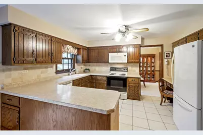 311 Clearbrook Court, Schaumburg, IL 60193 - Photo 8