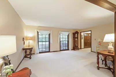 311 Clearbrook Court, Schaumburg, IL 60193 - Photo 6