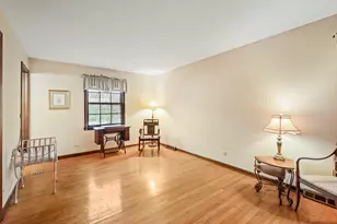 311 Clearbrook Ct, Schaumburg, IL 60193 - Photo 16