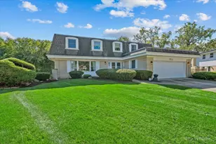 613 Glenn Ct, Schaumburg, IL 60193 - Photo 1