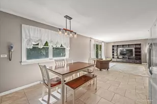 613 Glenn Ct, Schaumburg, IL 60193 - Photo 8