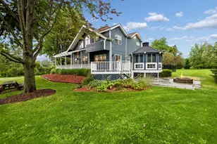 15 Winding Branch Rd, Hawthorn Woods, IL 60047 - Photo 2