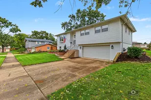 5909 El Morro Ct, Oak Forest, IL 60452 - Photo 2