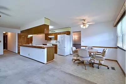 132 S Staffire Drives, Schaumburg, IL 60193 - Photo 16