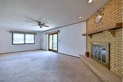 132 S Staffire Drives, Schaumburg, IL 60193 - Photo 22